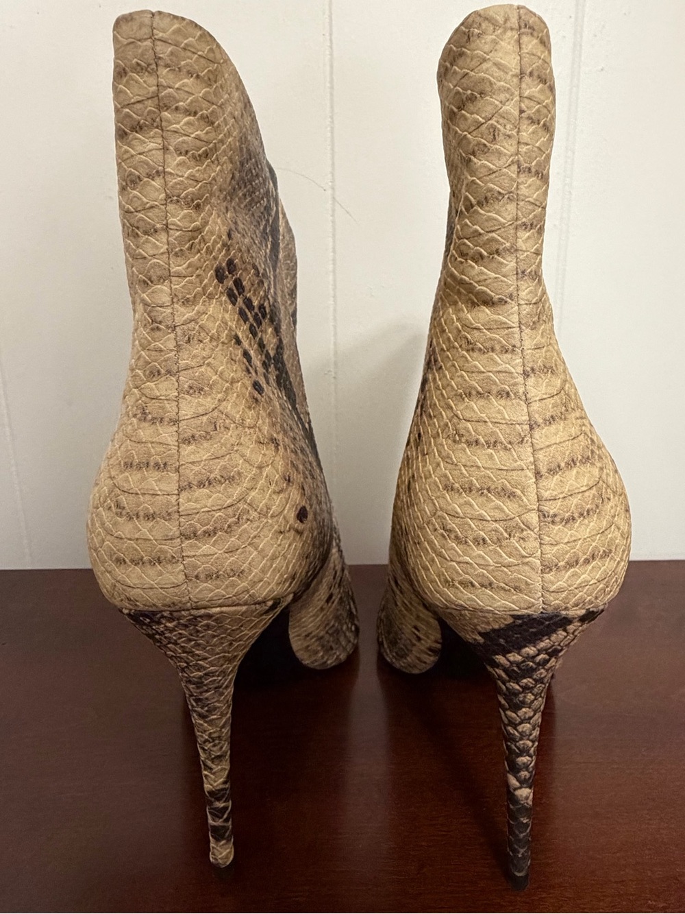 Good American Slouchy Snakeskin Stiletto Ankle Boots - Size 7 NWOT - Picture 5 of 8